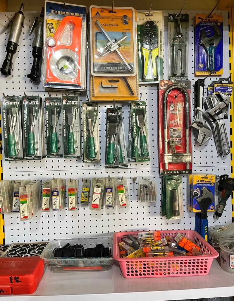 五金機(jī)電實(shí)體店 年,就這樣過(guò)完了,似乎沒(méi)有想象中的那么快